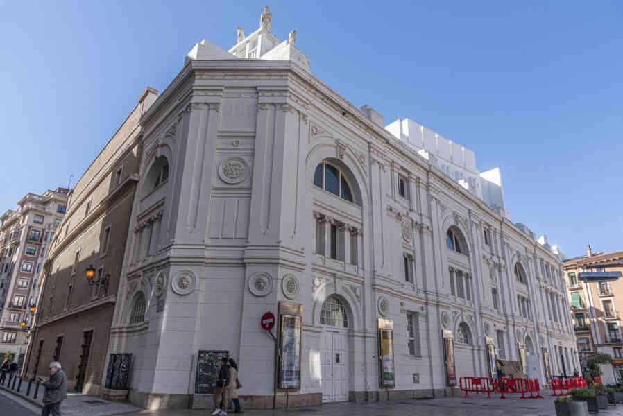 Zaragoza 121 - Teatro Principal.jpg